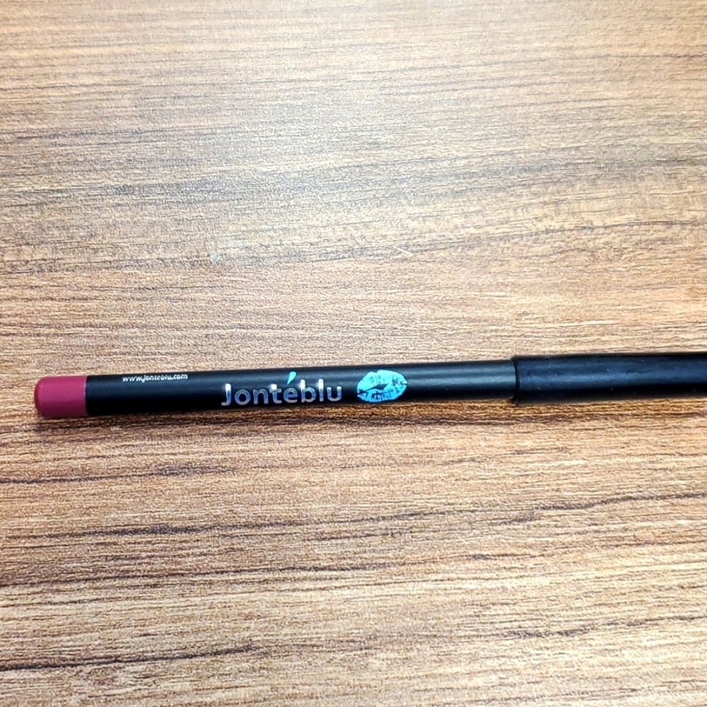 Jonteblu Lip Liner NWT